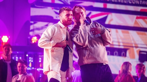 Freek vraagt Snelle het nummer De Overkant te blijven zingen: 'Pakken ze me niet meer af'