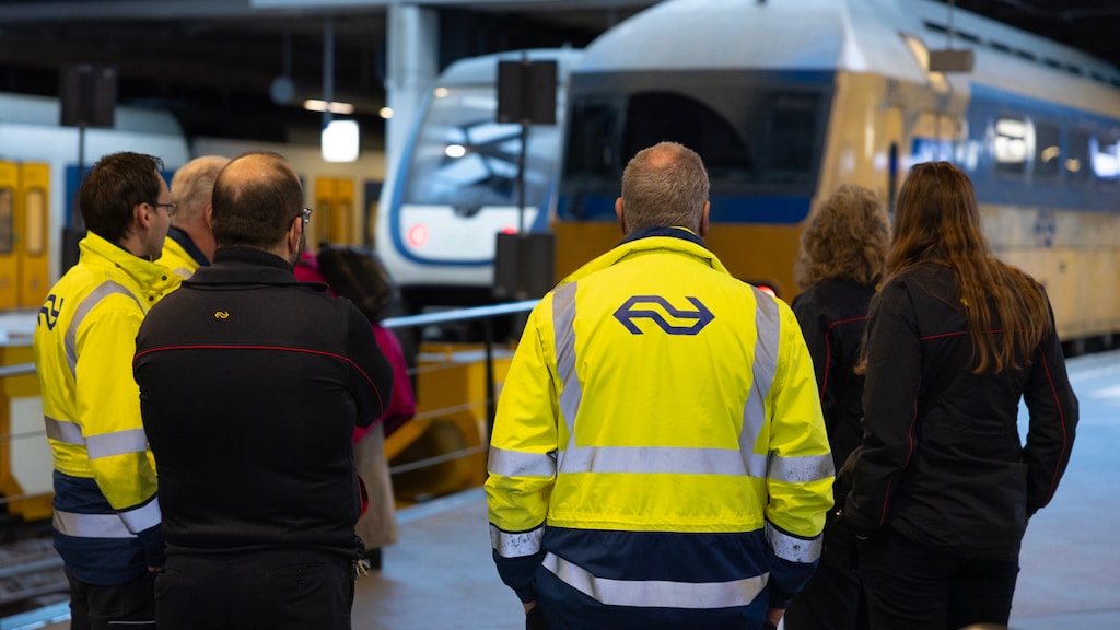 Geen treinen door NS-staking: zoveel verdient een conducteur of machinist