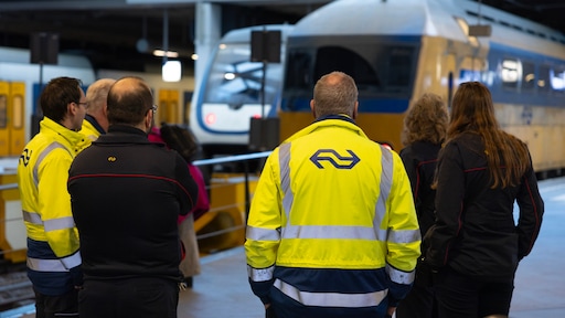 Geen treinen door NS-staking: zoveel verdient een conducteur of machinist