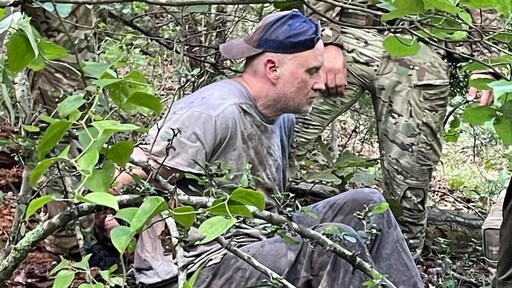 Veroordeelde oud-politiebaas in VS opgepakt na klopjacht van twee weken