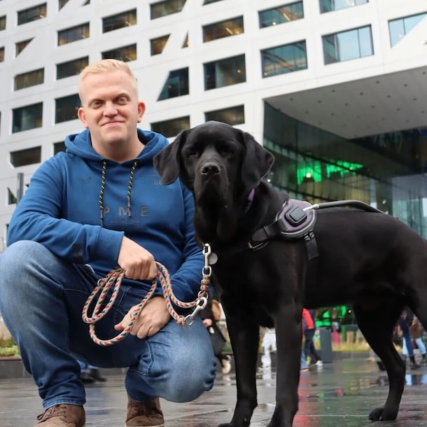Maikel moest geheel afscheid nemen van zijn hulphond Orris.