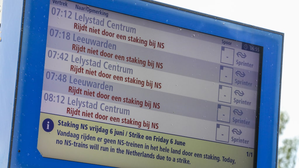 NS-staking: lege stations in heel het land, drukte op de weg