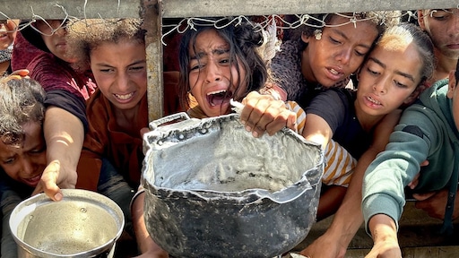 Nederlanders lopen mee met mars naar Gaza, minister waarschuwt: 'Gebied is te gevaarlijk'