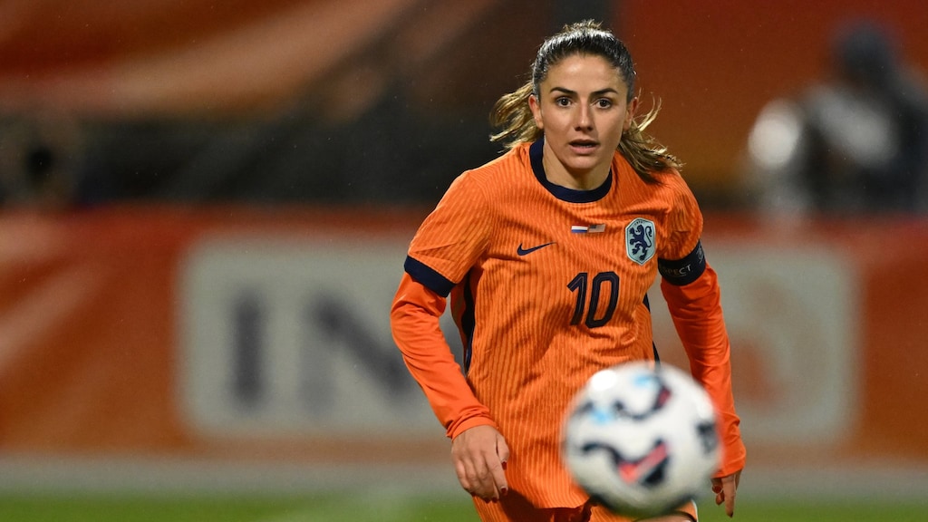 Daniëlle van de Donk vlak voor EK voetbal in huwelijksbootje gestapt