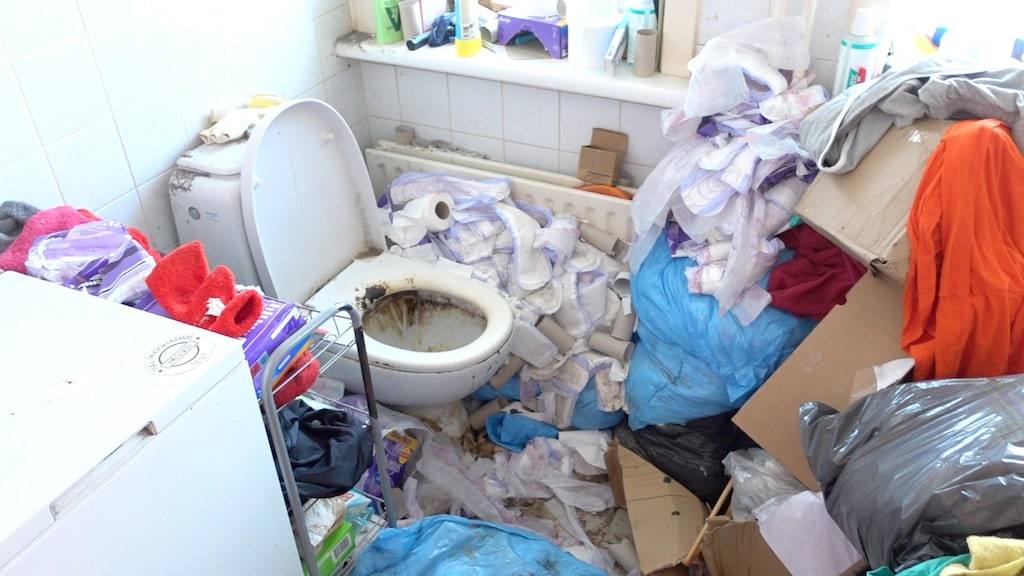 Een van de badkamers waar Jacoline Collee heeft schoongemaakt.