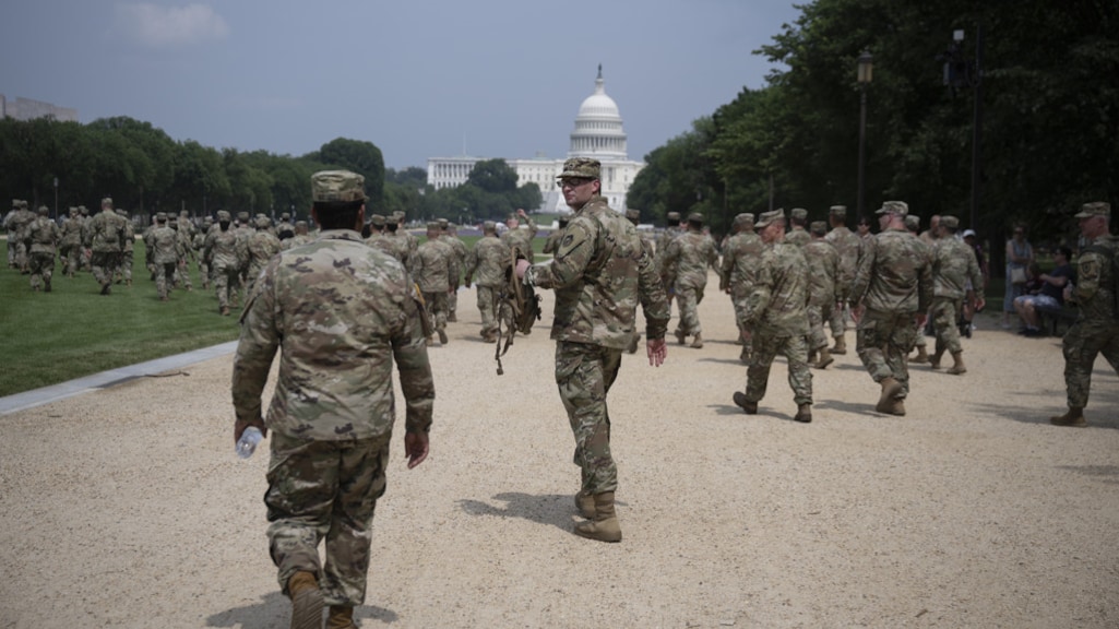 Machtsvertoon of verjaardagsfeest? Trumps militaire optocht verdeelt Amerika