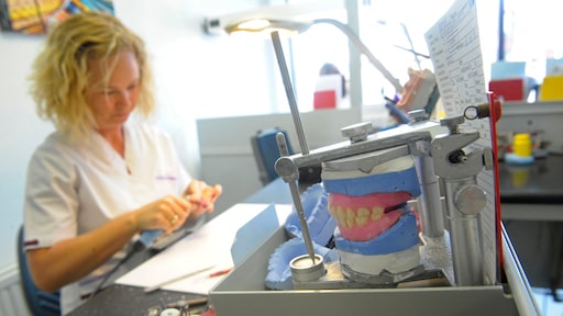 Kapper of tandtechnicus: in deze beroepen heb je de beste kans op een baan