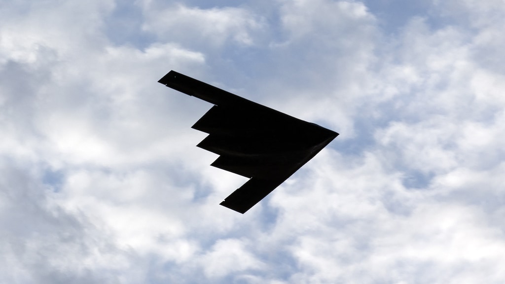 Amerikaanse bommenwerper die bunker buster kan dragen.