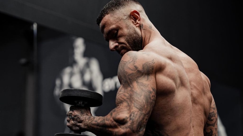 In de fanatieke bodybuilding-periode.