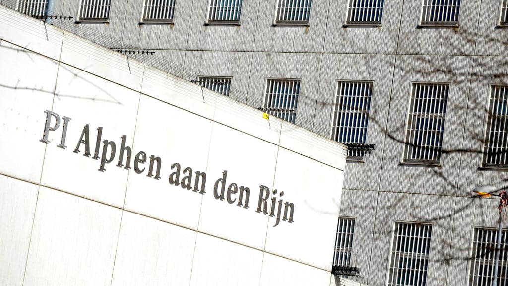 Leidinggevende gevangenis laat privéklusjes uitvoeren door gevangenen, baan kwijt