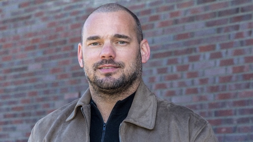 Zoon Wesley Sneijder tekent contract bij FC Utrecht: 'Ben zo megatrots op jou'