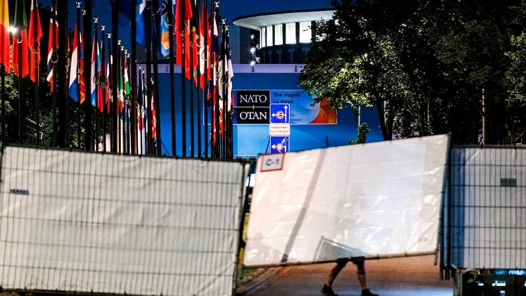 Voorbereidingen NAVO-top: hekken World Forum dicht, drones in beslag genomen