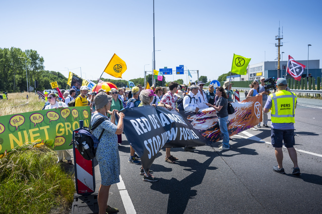 Afsluitdijk weer open na blokkade klimaatactivisten