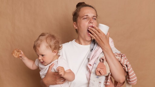 Thirza voelt zich schuldig dat ze niet altijd van het moederschap geniet: 'Vind het vaak zwaar'