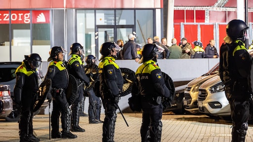 AZ krijgt gelijk in zaak tegen UEFA over Legia Warschau-rellen