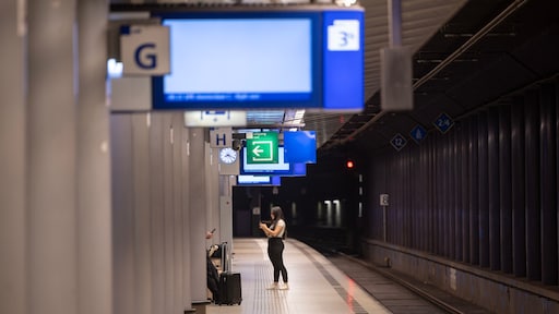 Onderzoek naar sabotage bij treinstoring, hele dag minder treinen van en naar Schiphol