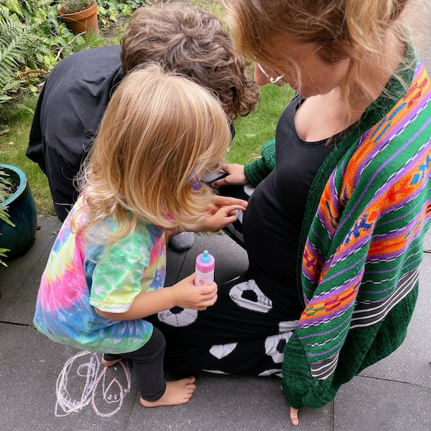 Robin met Roos en Gertjan.