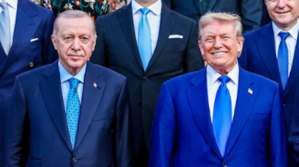 De Turkse president Recep Tayyip Erdoğan is 1.85 meter lang.