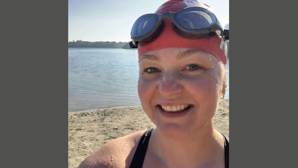 Renee van der Weijde bij de Galderse Meren.