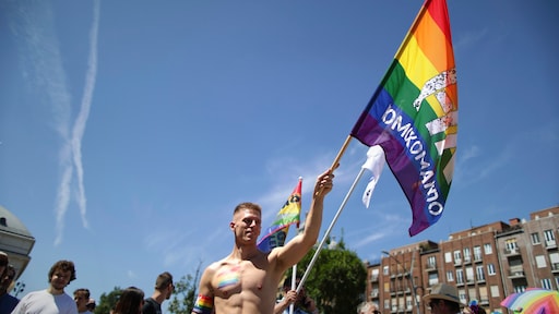 Pride in Boedapest ondanks verbod van start, mét Nederlandse politici