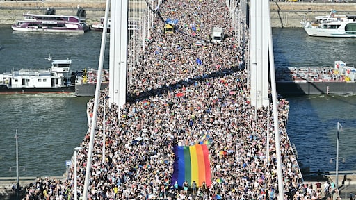 Verboden pride Boedapest afgelopen, massale opkomst en geen grote problemen