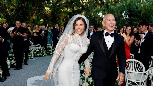 Jeff Bezos en Lauren Sánchez getrouwd in Venetië, pers op afstand