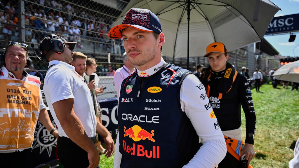 Verstappen crasht in eerste ronde grand prix van Oostenrijk