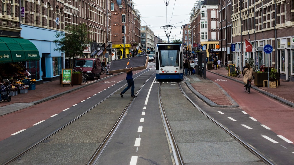 Man (44) aangehouden voor ontvoering vrouw (40) uit winkel in Amsterdam