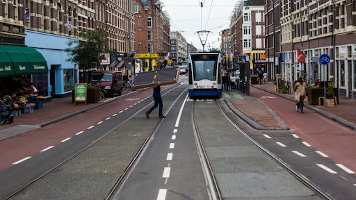 Man (44) aangehouden voor ontvoering vrouw (40) uit winkel in Amsterdam