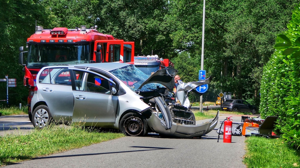 Crash brandweerwagen en auto bij 't Harde, één gewonde