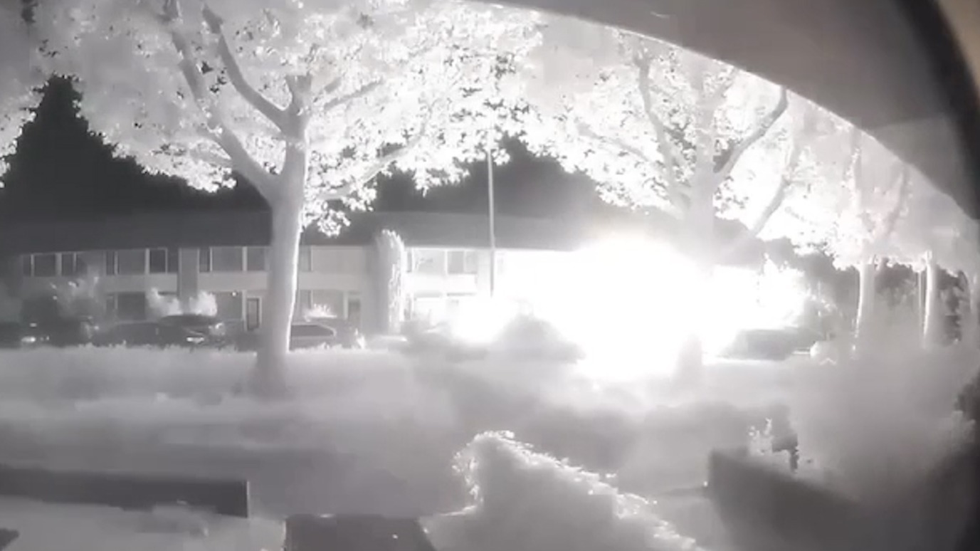Deurbelcamera filmt explosie bij rijtjeshuis Papendrecht