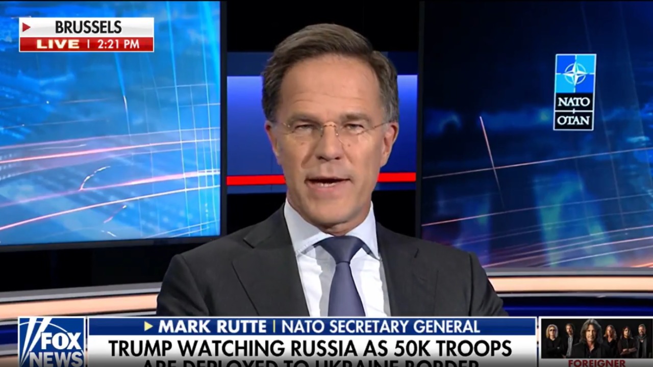 NAVO-baas Rutte haalt uit naar Lavrov: 'Komt nooit iets nuttigs uit zijn mond'