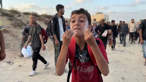 Mohammad (12) die zand in mond stopte vertelt zijn verhaal: 'Ik wil naar school'