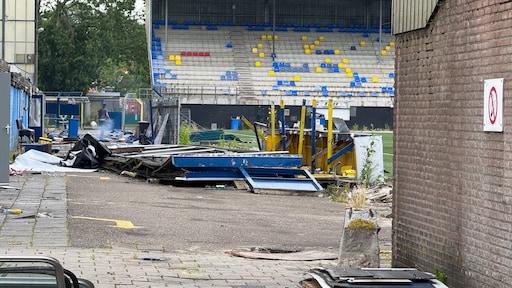 Hooligans vernielen oude stadion Cambuur in Leeuwarden