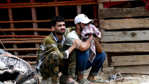 Flat in Pakistan stort in, minstens 27 doden