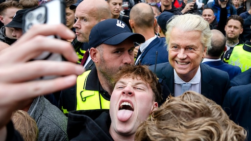 Wilders demonstreert tegen komst azc in Zwolle, raad stemt toch in