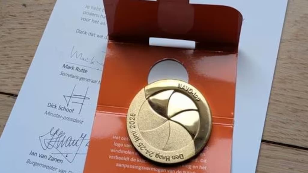 De herdenkingsmunt mét officiële bedankbrief