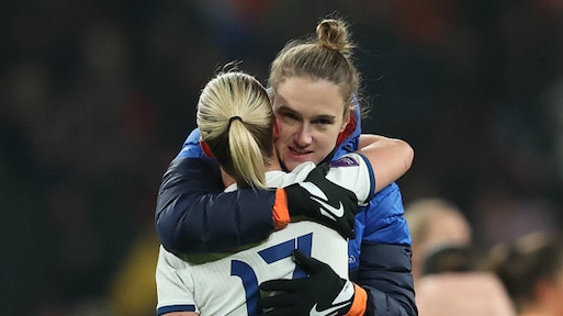 Vivianne Miedema tegenover haar vriendin: 'Je kunt dit niet doodzwijgen'