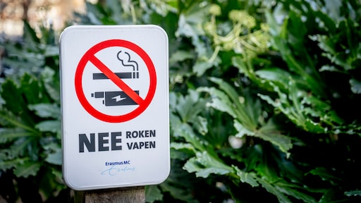 80.000 verboden vapes met een smaakje in beslag genomen bij Schiphol