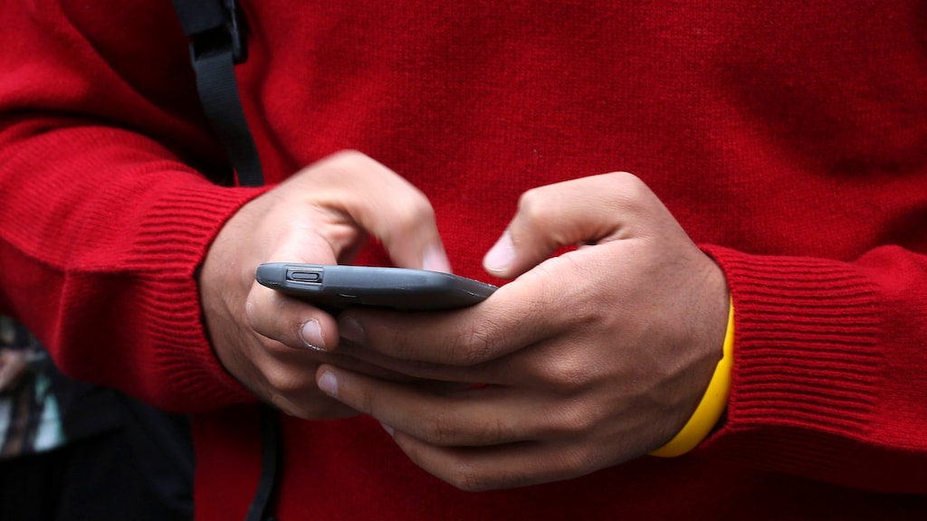 40-jarige jeugdtrainer Vitesse ontslagen, verdacht van sekschats met 16-jarige