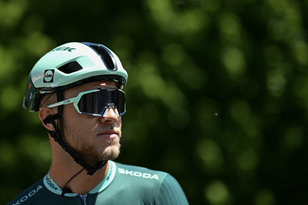 Italiaan Milan sprint Van Aert voorbij en wint achtste etappe Tour de France