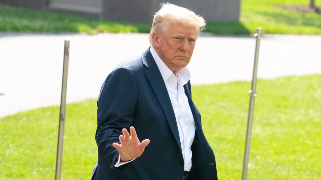 Donald Trump blij dat talkshow Stephen Colbert stopt: 'Geen talent'