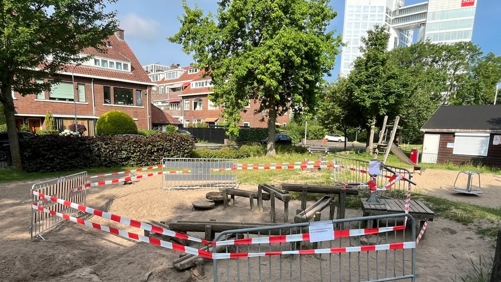 De waterspeeltuin is nog afgesloten.