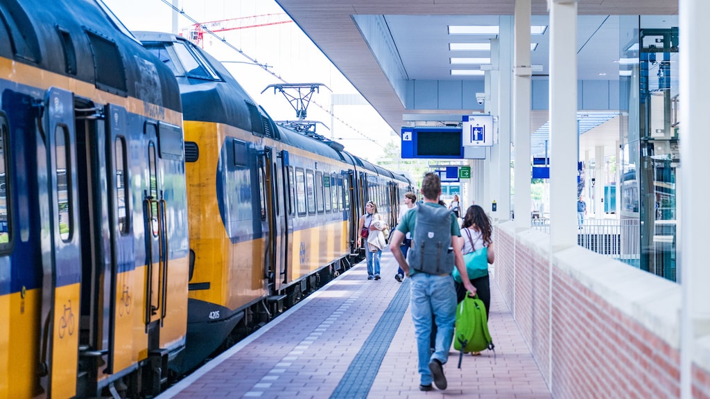 Treinkaartje NS volgend jaar 6 tot 9 procent duurder