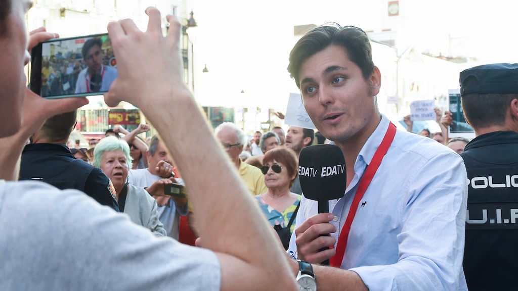 Vito Quiles op reportage voor zijn kanaal 'Staat van Alarm-tv'