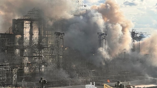 Hoofdpodium Tomorrowland in vlammen opgegaan, grote brand op festivalterrein