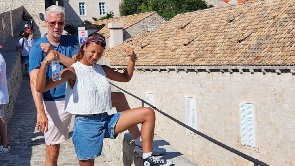 Dochter Arno Kantelberg hekelt sommige outfits van haar vader: 'Zeg ik wel wat van'