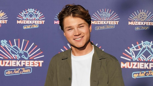 Samuel Welten verrast moeder met 'haar droomauto': 'Geluk met thuis delen'