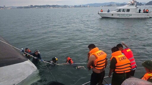 Toeristenboot gekapseisd in Vietnam, zeker 34 mensen overleden