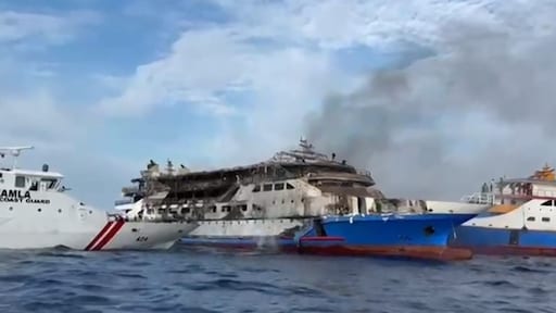 Veerboot in brand in Indonesië, ten minste drie doden